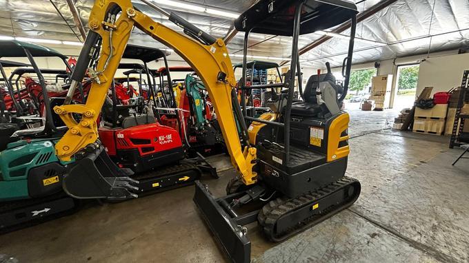 AGT Shantui 1.8-Ton Mini Excavator with Kubota Engine and Swing Boom - 0